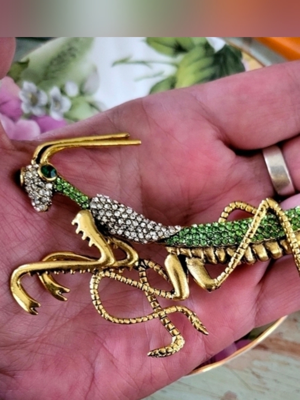 Praying Mantis Rhinestone brooch - LARGE